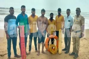 ಕಾರವಾರ: ಗೋಕರ್ಣ ಸಮುದ್ರದಲ್ಲಿ ಕೊಚ್ಚಿ ಹೋಗುತ್ತಿದ್ದ ಯುವಕರಿಬ್ಬರ ರಕ್ಷಣೆ