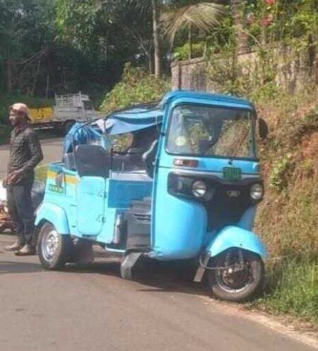 ಉಳ್ಳಾಲ: ಶಾಲಾ ಮಕ್ಕಳಿದ್ದ ರಿಕ್ಷಾಗೆ ಪಿಕಪ್ ವಾಹನ ಡಿಕ್ಕಿ- ವಿದ್ಯಾರ್ಥಿನಿ ಮೃತ್ಯು, ಮೂವರಿಗೆ ಗಾಯ