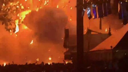 ಕಾಸರಗೋಡು: ದೇವಸ್ಥಾನದ ಉತ್ಸವದ ವೇಳೆ ಪಟಾಕಿ ದುರಂತ; 154 ಮಂದಿಗೆ ಗಾಯ..!