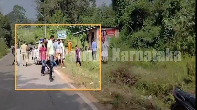 ಉಡುಪಿ: ನಕ್ಸಲ್ ವಿಕ್ರಂಗೌಡ ಶವ ಸಾಗಿಸುತ್ತಿದ್ದ ಅಂಬುಲೆನ್ಸ್ ಪಲ್ಟಿ..!