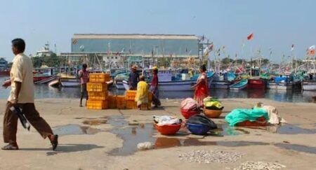 ಮಲ್ಪೆ: ಬಂದರಿನಲ್ಲಿ ಕೆಲಸ ಮಾಡುತ್ತಿದ್ದ ವ್ಯಕ್ತಿಗೆ ಚೂರಿ ಇರಿತ..!!