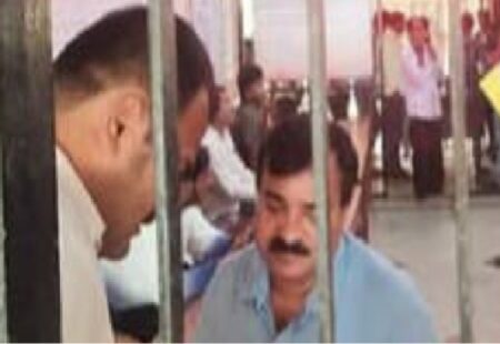 ‘RTO’ ಕಚೇರಿಯಲ್ಲಿ ಅಕ್ರಮ ನೋಂದಣಿ ಆರೋಪ : ಸರ್ಕಾರಕ್ಕೆ 300 ಕೋಟಿ ತೆರಿಗೆ ನಷ್ಟ