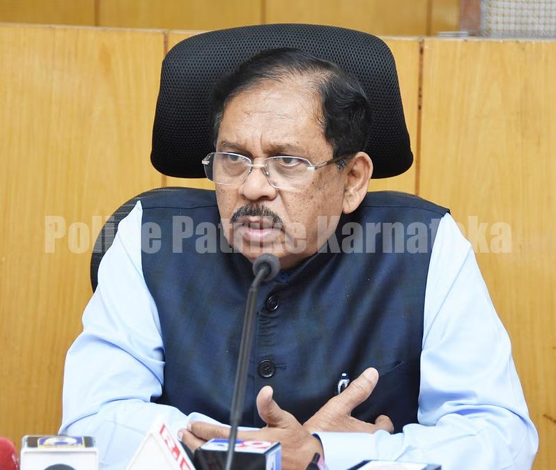 ಮಂಗಳೂರು: ಡ್ರಗ್ಸ್ ದಂಧೆ ನಡೆದಲ್ಲಿ ಆಯಾ ಠಾಣಾ ವ್ಯಾಪ್ತಿಯ ಪೊಲೀಸ್ ಅಧಿಕಾರಿಗಳೇ ಹೊಣೆ – ಗೃಹಸಚಿವ ಪರಮೇಶ್ವರ್ ಖಡಕ್ ವಾರ್ನಿಂಗ್