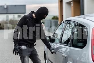 ಸಾಫ್ಟ್ವೇರ್ ಮೂಲಕ ಕಾರುಗಳ ಡೋರ್ ಓಪನ್: ಚಾಲಾಕಿ ಕಳ್ಳರ ಬಂಧನ