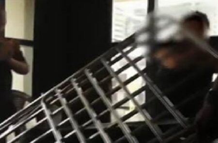 ಮಂಗಳೂರು; ಶ್ರೀರಾಮ ಸೇನೆಯಿಂದ ಅನೈತಿಕ ಪೊಲೀಸ್ ಗಿರಿ : ಪಾರ್ಲರ್ ಮೇಲೆ ದಾಳಿ ಮಾಡಿ ಪೀಠೋಪಕರಣ ದ್ವಂಸ!