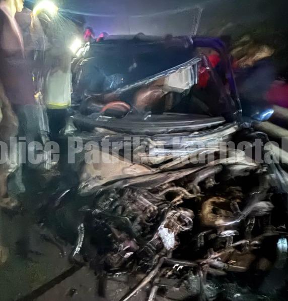 ಭೀಕರ ಕಾರು ಅಪಘಾತ: ಮೂವರು ಮೃತ್ಯು..!!