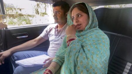 ಪಾಕಿಸ್ತಾನಿ ಯುವತಿಯನ್ನು ಮದುವೆಯಾಗಿದ್ದ ‘CRPF’ ಯೋಧನನ್ನು ಸೇವೆಯಿಂದ ವಜಾಗೊಳಿಸಿದ ಸೇನೆ