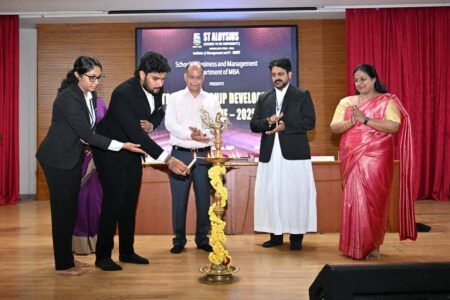 AIMIT ನಲ್ಲಿ ನವೋದ್ಯಮಕ್ಕೆ ನುರಿತ ವಿದ್ಯಾರ್ಥಿಗಳಿಗಾಗಿ ಆಯೋಜಿಸಲಾದ ‘ಇಗ್ನೈಟಿಂಗ್ ಇನೋವೇಷನ್: ಎಂಟರ್ಪ್ರೈನರ್ಶಿಪ್ ಡೆವಲಪ್ಮೆಂಟ್ ಪ್ರೋಗ್ರಾಂ 2025’