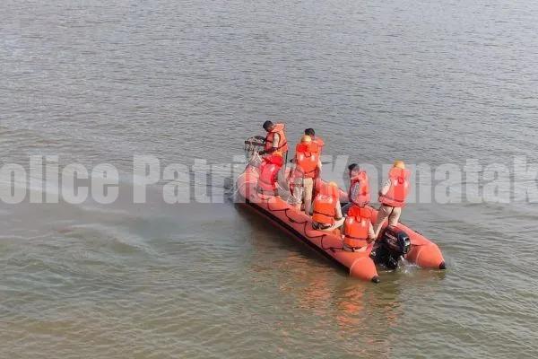 ಕೋಡಿ ಸೇತುವೆಯಲ್ಲಿ ಸ್ಕೂಟಿ, ಚಪ್ಪಲಿ ಪತ್ತೆ: ಮಹಿಳೆ ನದಿಗೆ ಹಾರಿದ ಶಂಕೆ