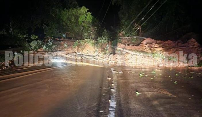 ಶಿರಾಡಿ ಘಾಟಿಯಲ್ಲಿ ಭೂಕುಸಿತದಿಂದ ರಸ್ತೆ ಬಂದ್, ಬೆಂಗಳೂರು- ಮಂಗಳೂರು ಪ್ರಯಾಣಕ್ಕೆ ಬದಲಿ ಮಾರ್ಗ
