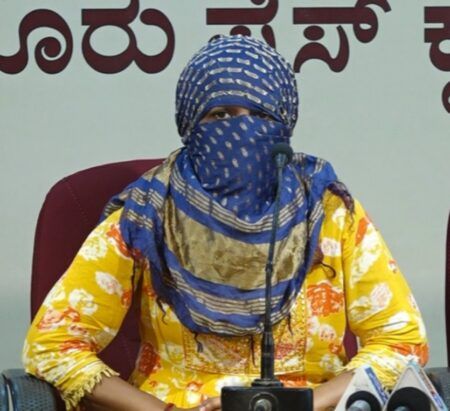 ಮಂಗಳೂರು: ಬ್ಯೂಟಿ ಪಾರ್ಲರ್ ಹೆಸರಿನಲ್ಲಿ ಮಸಾಜ್ ದಂಧೆ, ಹಲ್ಲೆ, ಲೈಂಗಿಕ ಕಿರುಕುಳ- ಸಂತ್ರಸ್ತ ಮಹಿಳೆ ಆರೋಪ