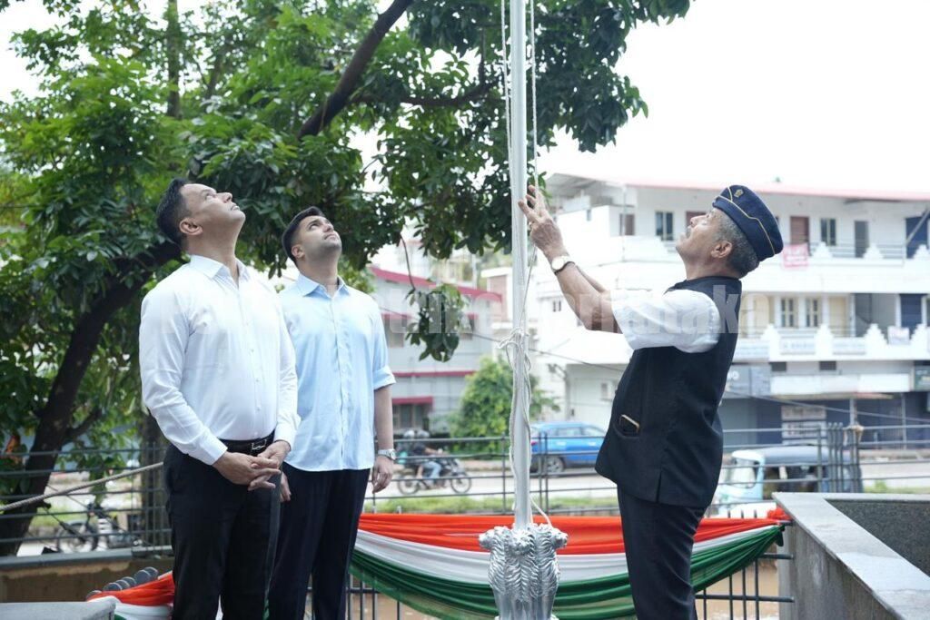 ಮಂಗಳೂರು: ಪಂಪವೆಲ್ ರೋಹನ್ ಸ್ಕ್ವೇರ್ನಲ್ಲಿ 79ನೇ ಸ್ವಾತಂತ್ರ್ಯ ದಿನಾಚರಣೆ