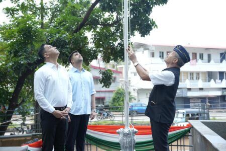 ಮಂಗಳೂರು: ಪಂಪವೆಲ್ ರೋಹನ್ ಸ್ಕ್ವೇರ್ನಲ್ಲಿ 79ನೇ ಸ್ವಾತಂತ್ರ್ಯ ದಿನಾಚರಣೆ