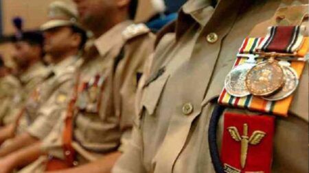 ಕರ್ನಾಟಕದ 20 ಅಧಿಕಾರಿ, ಸಿಬ್ಬಂದಿಗಳಿಗೆ ರಾಷ್ಟ್ರಪತಿಯವರ ಪೊಲೀಸ್ ವಿಶಿಷ್ಟ ಸೇವಾ, ಶ್ಲಾಘನೀಯ ಸೇವಾ ಪದಕ