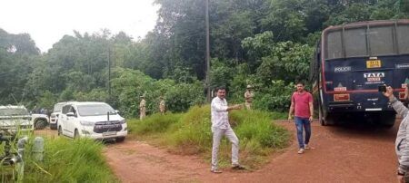 ಮಹೇಶ್ ಶೆಟ್ಟಿ ತಿಮರೋಡಿ ಮನೆ ಮೇಲೆ ಸರ್ಚ್ ವಾರೆಂಟ್ ಪಡೆದು ನಿವಾಸದ ಮೇಲೆ SIT ದಾಳಿ..!