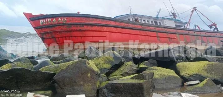 ಮಂಗಳೂರು: ಇಂಜಿನ್ ವೈಫಲ್ಯಗೊಂಡು ಮೀನುಗಾರಿಕಾ ಬೋಟ್ ಪಲ್ಟಿ- ಅಪಾರ ನಷ್ಟ