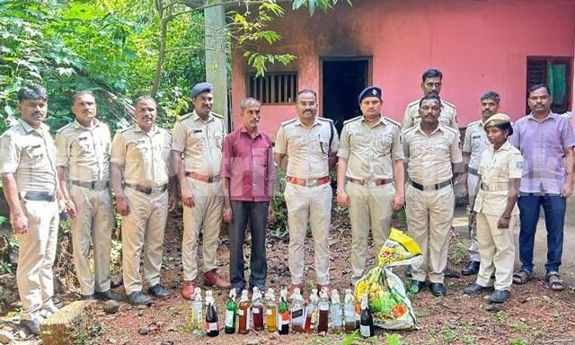ಬಂಟ್ವಾಳ: ಅಕ್ರಮ ಮದ್ಯ ದಾಸ್ತಾನು ವಶ- ಆರೋಪಿಗಾಗಿ ಅಬಕಾರಿ ಅಧಿಕಾರಿಗಳ ಶೋಧ