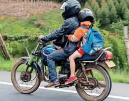 ಬೈಕ್ ಗಳಲ್ಲಿ 4 ವರ್ಷದೊಳಗಿನ ಮಕ್ಕಳಿಗೂ ಹೆಲ್ಮೆಟ್ ಕಡ್ಡಾಯ..!!