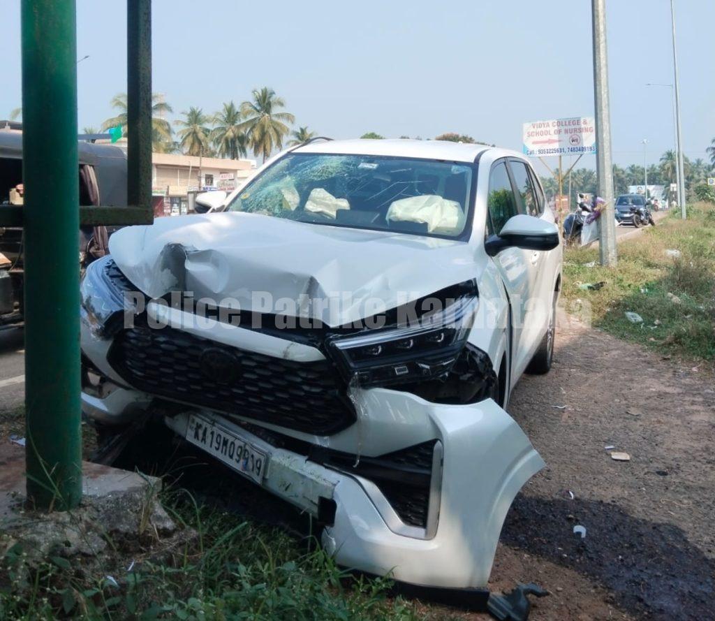 ಬಸ್ ನಿಲ್ದಾಣಕ್ಕೆ ಕಾರು ಡಿಕ್ಕಿ – ಚಾಲಕನಿಗೆ ಗಾಯ..!!