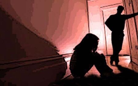 ವೈಶ್ಯಾವಾಟಿಕೆ ಅಡ್ಡೆಗೆ ದಾಳಿ : ಇಬ್ಬರ ಬಂಧನ