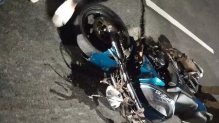 ಬೈಕ್ ಸೇತುವೆಗೆ ಡಿಕ್ಕಿ ಹೊಡೆದು ಸವಾರ ಮೃತ್ಯು.!!