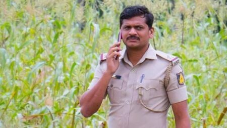 ತುಮಕೂರು: ಲಂಚ ಸ್ವೀಕರಿಸುವ ವೇಳೆ ರೆಡ್ ಹ್ಯಾಂಡಾಗಿ ಲೋಕಾಯುಕ್ತ ಬಲೆಗೆ ಬಿದ್ದ ಪಿಎಸ್ಐ…!!