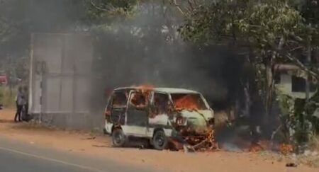 ಉಳ್ಳಾಲ : ಹೊತ್ತಿ ಉರಿದ ಓಮ್ನಿ ಕಾರು