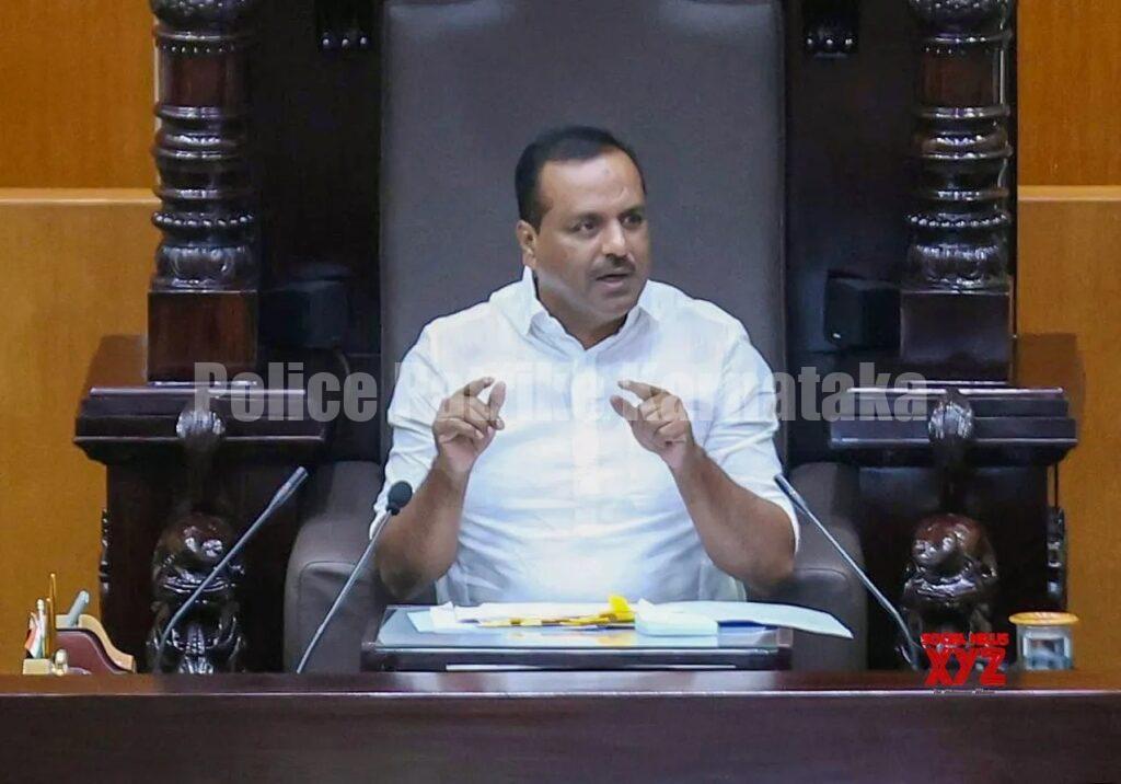 ಸ್ಪೀಕರ್ ಯು ಟಿ ಖಾದರ್ ಸಿಟ್ಟಿಗೆ ಮೂವರು ಅಧಿಕಾರಿಗಳ ತಲೆದಂಡ : ಸಿಎಂ ಸೂಚನೆ ಮೇರೆಗೆ ಸಸ್ಪೆಂಡ್