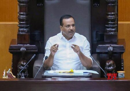 ಸ್ಪೀಕರ್ ಯು ಟಿ ಖಾದರ್ ಸಿಟ್ಟಿಗೆ ಮೂವರು ಅಧಿಕಾರಿಗಳ ತಲೆದಂಡ : ಸಿಎಂ ಸೂಚನೆ ಮೇರೆಗೆ ಸಸ್ಪೆಂಡ್