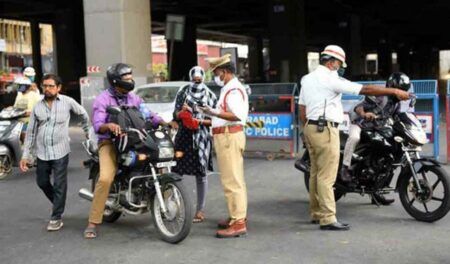ಹೋಂಗಾರ್ಡ್ಸ್, ರಿಸರ್ವ್ ಪೊಲೀಸ್ & ಎಎಸೈಗಿಂತ ಕಡಿಮೆ ದರ್ಜೆಯ ಪೊಲೀಸ್ ಸಿಬ್ಬಂದಿಗಳು ಸಾರ್ವಜನಿಕ ವಾಹನಗಳನ್ನು ಅಡ್ಡಗಟ್ಟಿದರೆ ಕ್ರಮ!