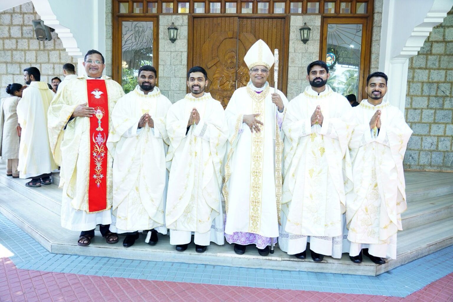 ಬಿಕರ್ನಕಟ್ಟೆಯ ಬಾಲ ಯೇಸುವಿನ ಪುಣ್ಯಕ್ಷೇತ್ರದಲ್ಲಿ ನಾಲ್ಕು ಮಂದಿ ಕಾರ್ಮೆಲೈಟ್ ಗುರುಗಳಿಗೆ ಪವಿತ್ರ ಗುರುದೀಕ್ಷೆ
