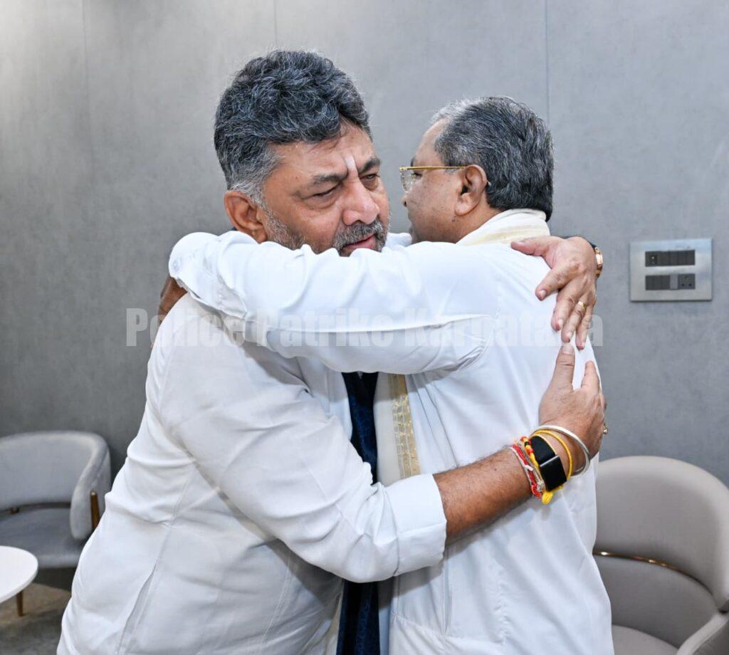 ಮುಖ್ಯಮಂತ್ರಿ ಸ್ಥಾನಕ್ಕೆ ರಾಜೀನಾಮೆ:ಮುಂದಿನ ಮುಖ್ಯಮಂತ್ರಿ ಡಿಕೆ ಶಿವಕುಮಾರ್- ಸಿದ್ದರಾಮಯ್ಯ ಘೋಷಣೆ