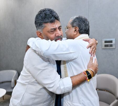 ಮುಖ್ಯಮಂತ್ರಿ ಸ್ಥಾನಕ್ಕೆ ರಾಜೀನಾಮೆ:ಮುಂದಿನ ಮುಖ್ಯಮಂತ್ರಿ ಡಿಕೆ ಶಿವಕುಮಾರ್- ಸಿದ್ದರಾಮಯ್ಯ ಘೋಷಣೆ