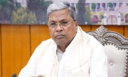 ಮುಖ್ಯಮಂತ್ರಿ ಸ್ಥಾನಕ್ಕೆ ಸಿದ್ದರಾಮಯ್ಯ ರಾಜೀನಾಮೆ ಸಲ್ಲಿಕೆ