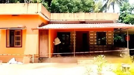 ಪೊಲೀಸ್ ಸಿಬ್ಬಂದಿಯ ಮನೆಯಲ್ಲೇ ಕಳ್ಳತನ: ಲಕ್ಷಾಂತರ ಮೌಲ್ಯದ ಆಭರಣ ಕಳವು