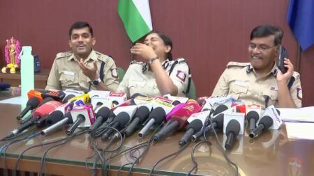 ‘ಇದು ನಗುವ ವಿಷಯವೇ?’ – ಬಾಲಕಿ ಕೊಲೆ ಕೇಸ್ನಲ್ಲಿ ಅಧಿಕಾರಿಗಳ ವರ್ತನೆಗೆ ತೀವ್ರ ಟೀಕೆ