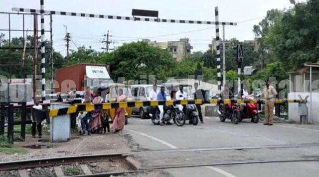 ರೈಲ್ವೆ ಗೇಟ್ ಅಪಘಾತ ತಡೆಗೆ ಆ್ಯಕ್ಷನ್; ನಿಯಮ ಉಲ್ಲಂಘಿಸಿದವರ ವಿರುದ್ಧ ಪ್ರಕರಣ ದಾಖಲು