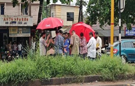 ಮಂಗಳೂರು: ಸಿನಿಮೀಯ ಶೈಲಿಯ ದರೋಡೆ- ಉದ್ಯಮಿ ವಿಕಾಸ್ ಹಾಗೂ ಪತ್ನಿ ರೂಪಾಲಿಯನ್ನ ಕರೆ ತಂದು ಸ್ಥಳ ಮಹಜರು