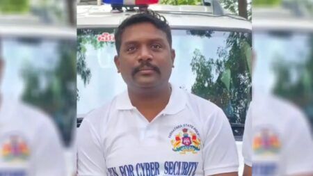ಕರ್ತವ್ಯದಲ್ಲಿದ್ದ ಪೊಲೀಸ್ ಕಾನ್ಸ್ಟೇಬಲ್ಗೆ ಹೃದಯಾಘಾತ: ಆಸ್ಪತ್ರೆಗೆ ಬಂದ ಕೆಲವೇ ಕ್ಷಣಗಳಲ್ಲಿ ಸಾವು