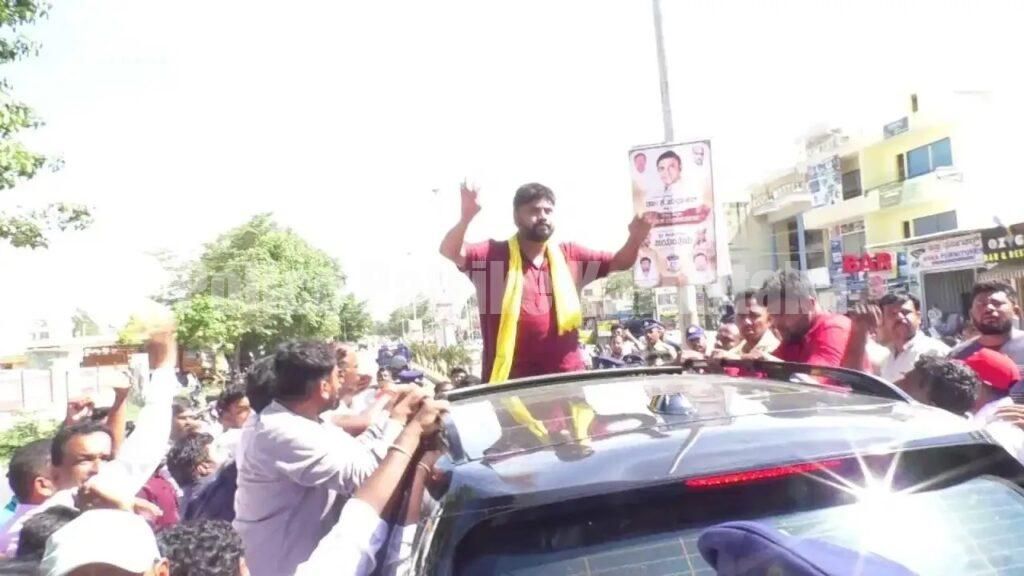 ಪ್ರದೀಪ್ ಈಶ್ವರ್ ಮೇಲೆ ಚಪ್ಪಲಿ ಎಸೆದ ಪ್ರಕರಣ; ರಾತ್ರೋರಾತ್ರಿ ನಾಲ್ವರು ಆರೋಪಿಗಳ ಬಂಧನ