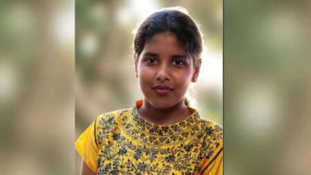 ವಿದ್ಯಾರ್ಥಿನಿ ಆತ್ಮಹತ್ಯೆ ಕೇಸ್ : ಶಿಕ್ಷಕಿಯರು, ಅಡುಗೆ ಸಹಾಯಕಿ ಸೇರಿ ನಾಲ್ವರ ವಿರುದ್ಧ ‘FIR’ ದಾಖಲು!