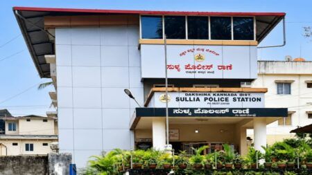 ಸುಳ್ಯ ಮೆಸ್ಕಾಂ ಕಚೇರಿಯಲ್ಲಿ ಗಲಾಟೆ- ಪೊಲೀಸ್ ಠಾಣೆಯಲ್ಲಿ ವಿವಾದ ಇತ್ಯರ್ಥ