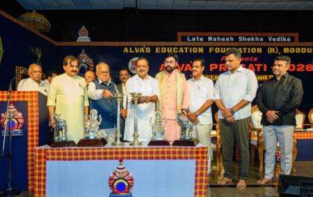 ಆಳ್ವಾಸ್ ಪ್ರಗತಿ 16ನೇ ಆವೃತ್ತಿಗೆ ಚಾಲನೆ: ಕೌಶಲ್ಯಾಭಿವೃದ್ಧಿ, ವೃತ್ತಿಪರ ಸಂಪರ್ಕ ಹಾಗೂ ಕೃತಕ ಬುದ್ಧಿಮತ್ತೆಯ ಜವಾಬ್ದಾರಿಯುತ ಬಳಕೆಗೆ ಒತ್ತು