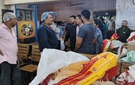 ಮಂಗಳೂರು: ಪ್ರಸಿದ್ಧ ಹೋಟೆಲ್ ಮೇಲೆ ದಿಢೀರ್ ದಾಳಿ..!! ಮಾಲೀಕರಿಗೆ ನೋಟಿಸ್