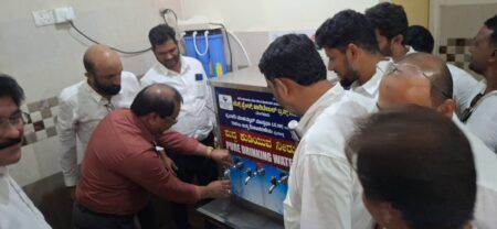 ಮಂಗಳೂರು: ಲೇಡಿಗೋಷನ್ ಆಸ್ಪತ್ರೆಗೆ ಬೆಸ್ಟ್ ಫ್ರೆಂಡ್ಸ್ ಚಾರಿಟೇಬಲ್ ಟ್ರಸ್ಟ್ ವತಿಯಿಂದ ಜಲ ಶುದ್ದೀಕರಣ ಉಪಕರಣ ಕೊಡುಗೆ